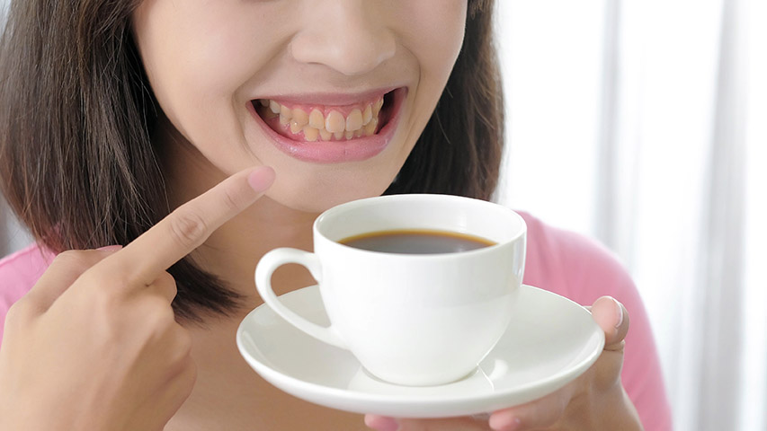 اثرات مصرف زیاد قهوه روی دندان