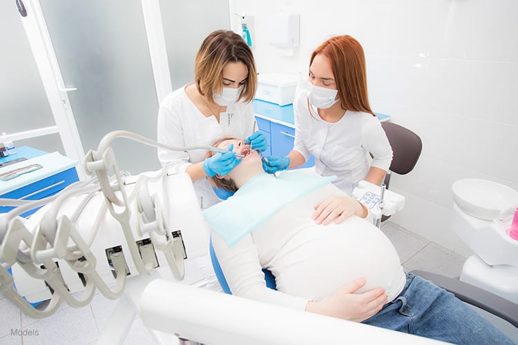 عصب کشی دندان دوران بارداری